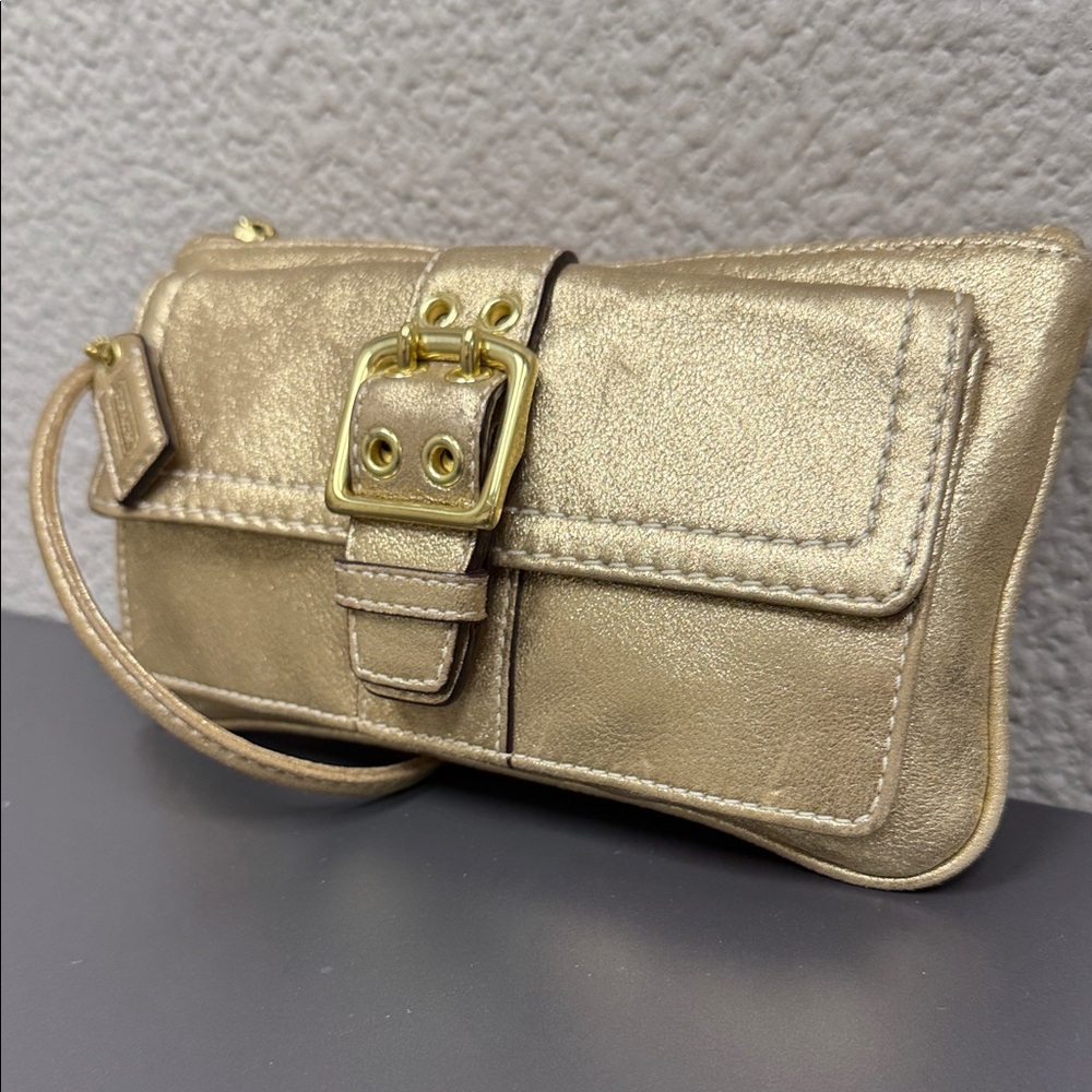 Vintage Y2K Coach Gold Buckle Leather Wristlet Clutch